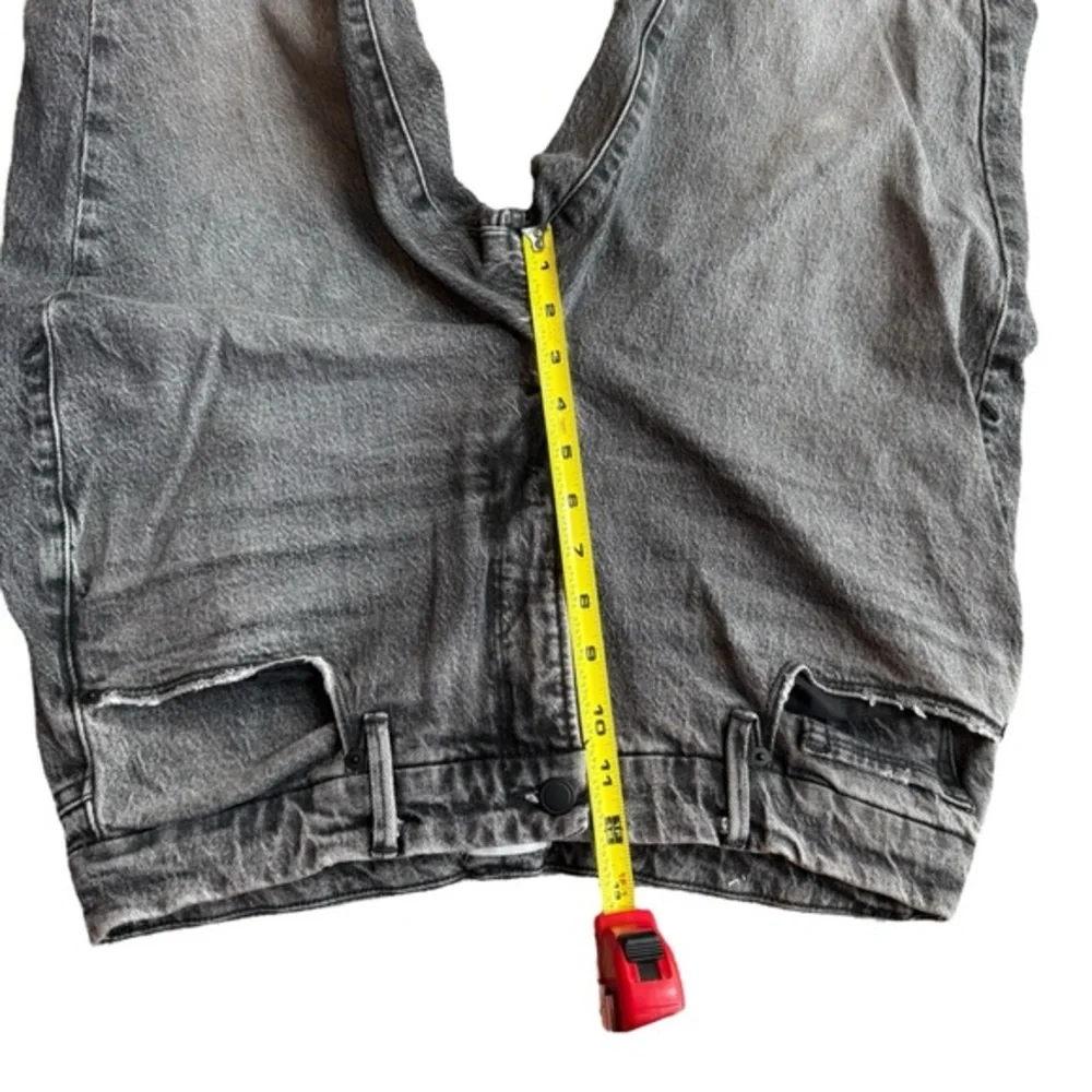 Good American Size 10/30 Curvy Twist Straight Leg Jeans Washed Black Split Hem‎